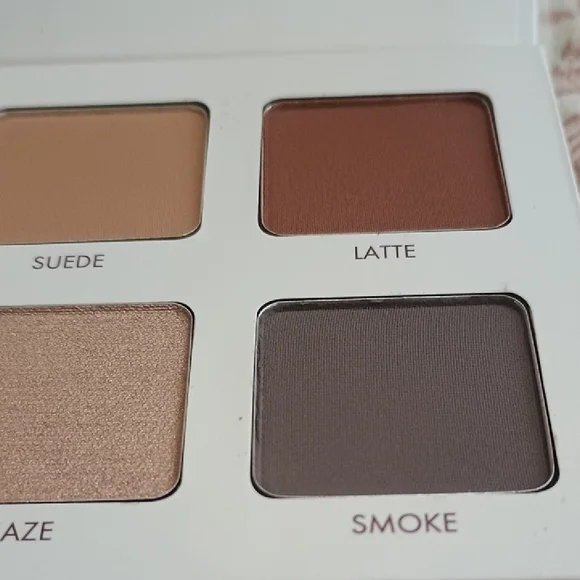 Wander Beauty Neutral Tones Eyeshadow Palette - Picture 3 of 4